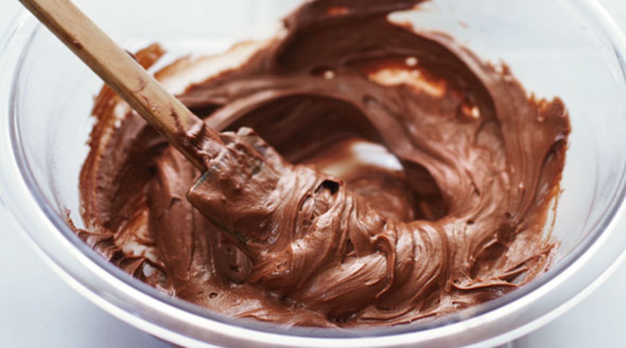 Шоколадное масло рецепт с фото. Шоколадный крем Нутелла. Шоколадное масло. Домашняя шоколадная паста. Домашняя Нутелла.