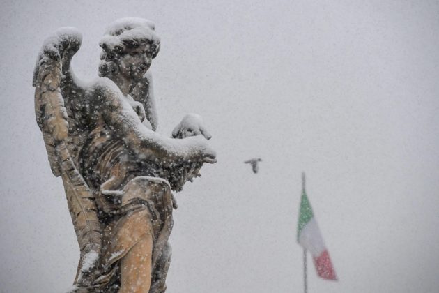 сняг в Рим