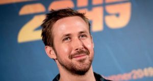 Райън Гослинг се запътва към Космоса... но само на екрана. Актьорът влиза в ролята на Нийл Армстронг - първият човек, стъпил на Луната. Точн