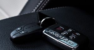 Почти всички съвременни автомобили автомобили се отварят и затварят с помощта на електронен ключ. В някои случаи на собственика д