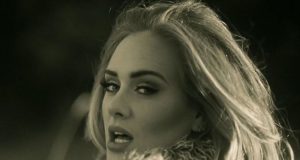 Световноизвестната британска RnB прима Адел ще издаде нов албум за Коледа, след като последният й „Hello“ излезе през 2015 година, съобщава C