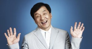Джеки Чан се готви да разкаже някои неща за впечатляващия си живот и актьорска кариера в киното. Мемоарите на екшън звездата от редица б