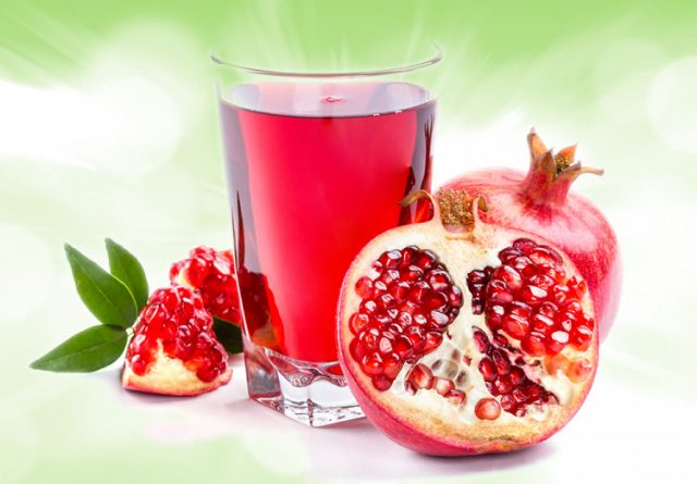 Сокът от нар, който се добива от малките семена на екзотичния плод, е определян за един от най-здравословните сокове с изклю