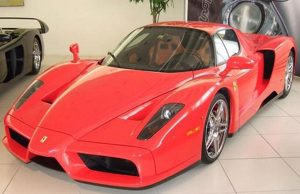 Екземпляр от един от най-редките модели суперспортни автомобили – Ferrari Enzo, отново излезе на световния пазар. Точно тази кола е още по-ц