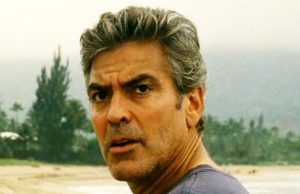 Киноактьорът Джордж Клуни е бил хоспитализиран, след като е попаднал в пътен инцидент с мотоциклета си на остров Сардиния.