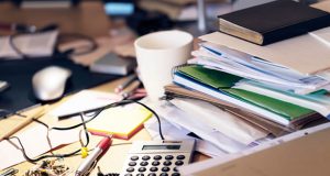 Desk_messy