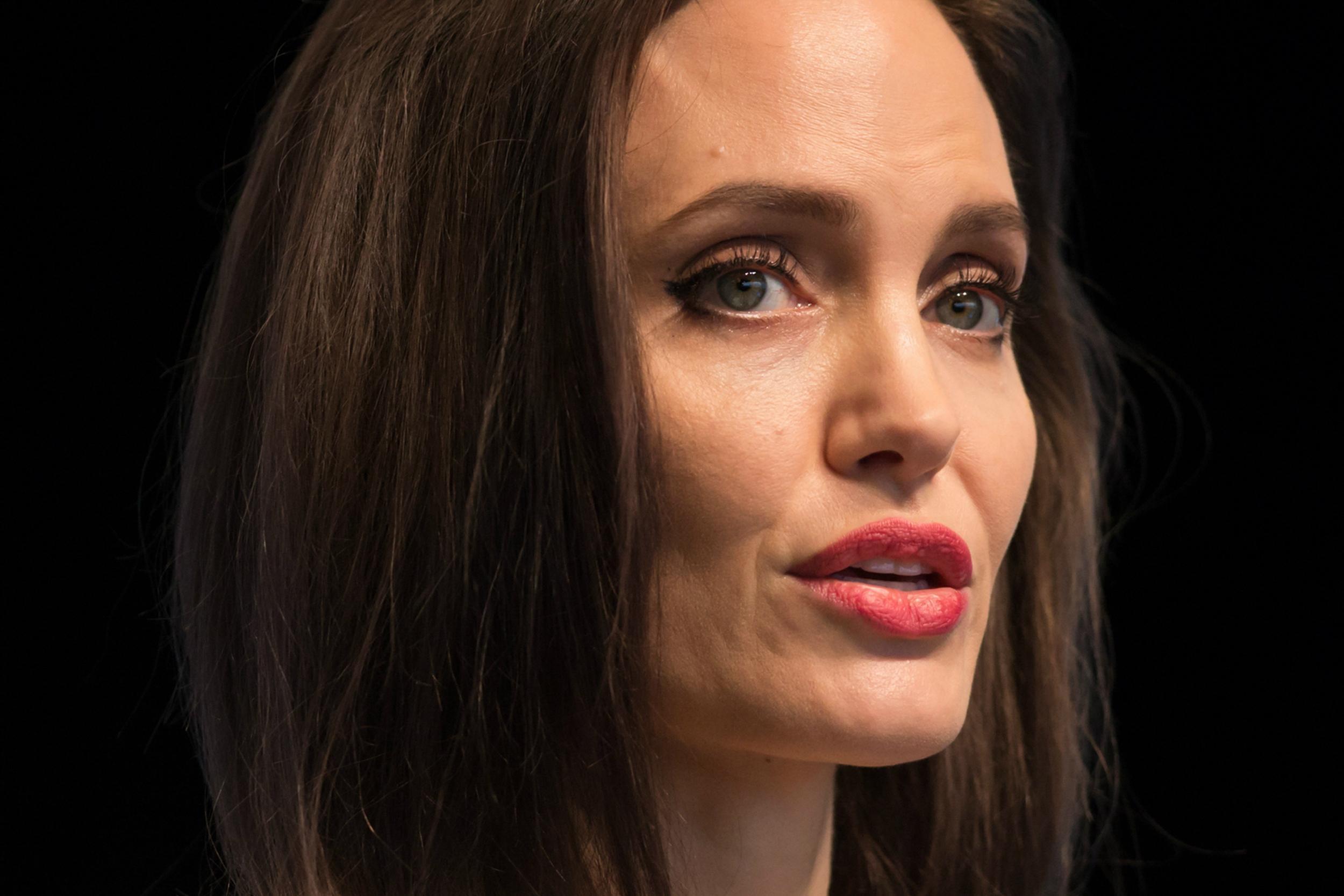 Анджелина Джоли, президент