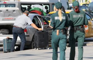 Четири български летища са получили сигнали за бомби