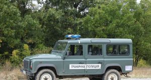 Джип на "Гранична полиция" се е преобърнал, служителите са невредими