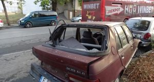 Шофьор помля три коли в Благоевград и избяга