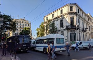 Полицията прочисти от мигранти сграда в Атина
