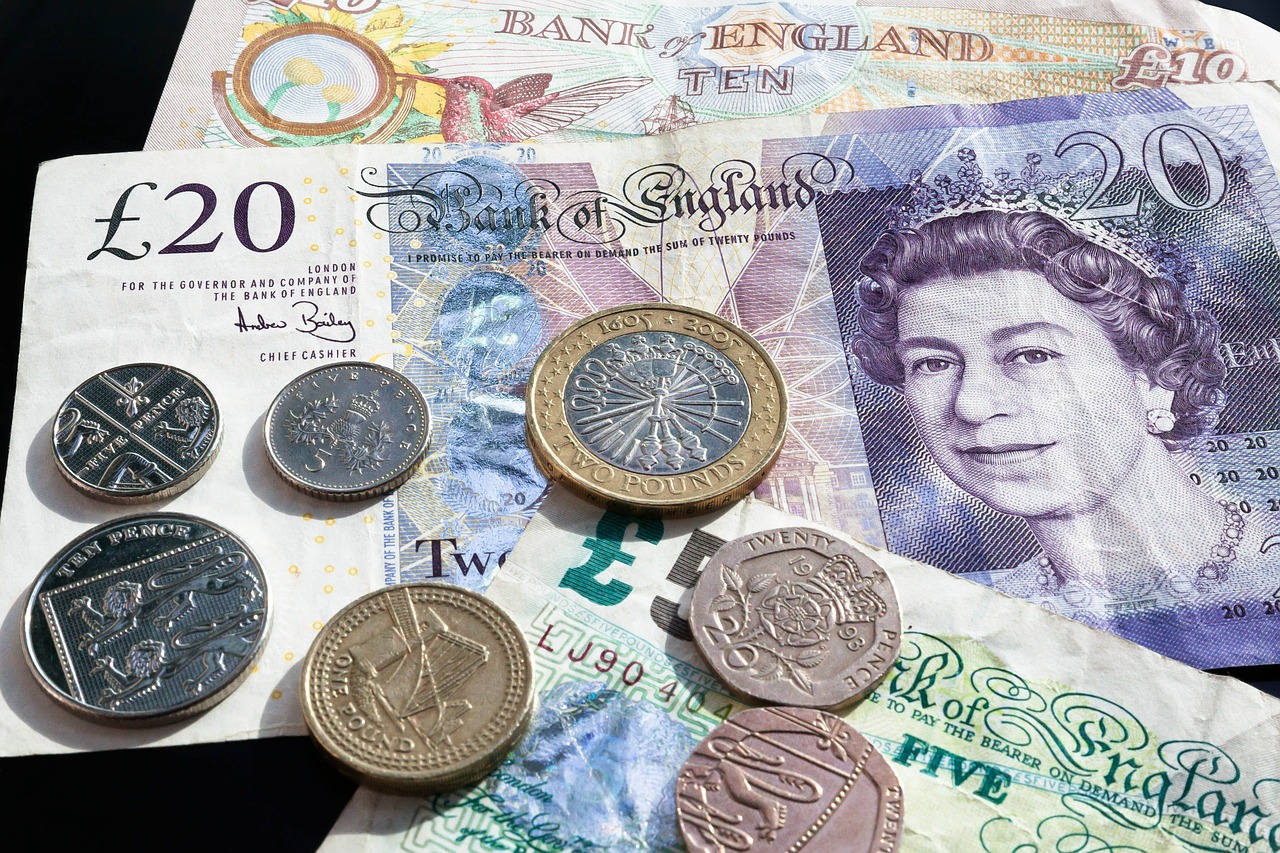 Британският паунд се срина под 1.20 долара
