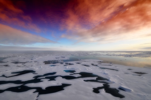 езеро под Антарктида