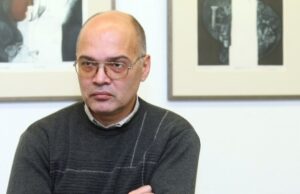 Тихомир Безлов
