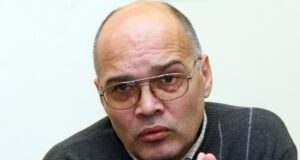 Тихомир Безлов