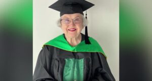 90-годишната абсолвентка