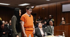 Итън Кримбли в съдебната зала Снимка: АР