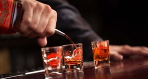 Защо хората реагират различно при консумация на алкохол?