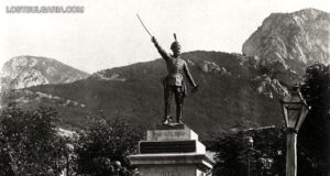 Не с флекс, а с чукове: Паметниците, които комунистите затриха