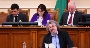 Манол Пейков