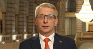 Премиерът Денков отговаря на въпроси на живо във фейсбук