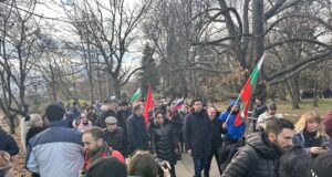 Протест срещу събарянето на паметника на съветската армия в София