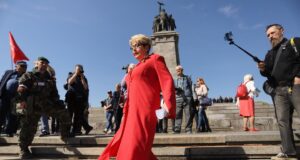 „Пеевски каза: Пичове, така не става“. БНР спря интервю на Митрофанова