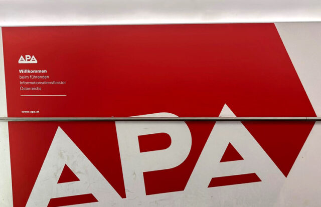 АПА: Австрийските авиолинии започнаха стачката си, която ще продължи 36 часа