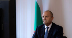 Борбата с корупцията е основният ангажимент, който всяко правителство следва да поеме за защита на демокрацията, каза президентът Румен Радев