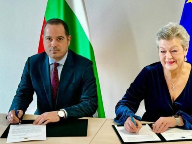 България подписа ключов документ с ЕК за управление на миграцията