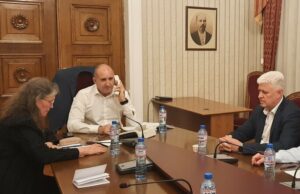 В телефонен разговор с Махмуд Абас 
                                                                                                Държавният глава: България ще продължи да бъде част от усилията за незабавно прекратяване на огъня в Ивицата Газа, освобождаване на заложниците и осигуряване на хуманитарната помощ за цивилното население