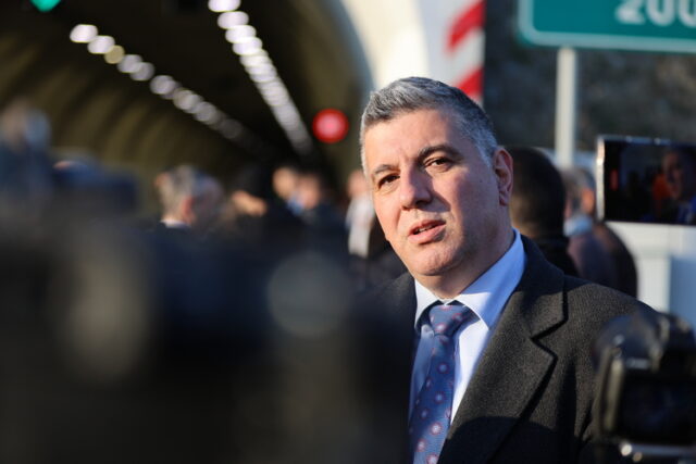Главен приоритет е да постигнем напредък по изграждането на автомагистралната мрежа, каза министърът в оставка Андрей Цеков