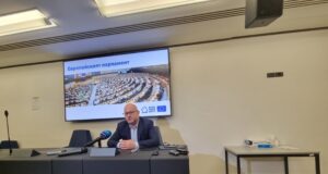 Горивата в ЕС ще поскъпнат с 20 стотинки на литър от 2027 г. заради прилагане на европейското законодателство, каза евродепутатът Радан Кънев