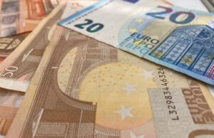 Гръцкото правителство ще обяви ново увеличение на минималната заплата утре, съобщи правителственият говорител