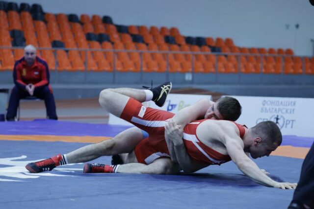 Два български финала се оформиха във втория ден на турнира по борба "Дан Колов - Никола Петров" в София