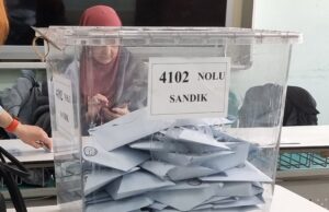 Двама души са загинали при инциденти по време на местните избори в Турция