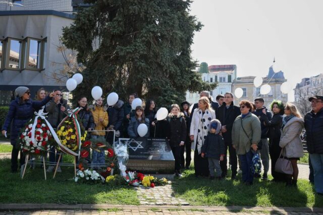 Десетки почетоха паметта на спасителите на българските евреи в Бургас