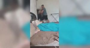 Дете снима как баща му блъска главата на майка му в стената