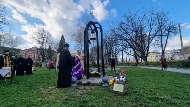 Днес беше осветена камбанарията, символ на храм „Св. Благовещение“ в Габрово