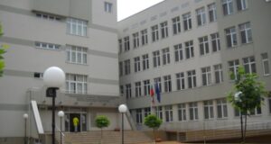 Едва 6,25 на сто от свободните работни места, обявени от Дирекция "Бюро по труда" в Стара Загора, са за специалисти с висше образование