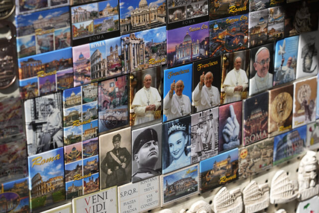 Емблематичните павилиони за вестници в Италия са напът да изчезнат заради спада в продажбата на всекидневници и периодични издания