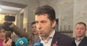 Лидерите на ПП-ДБ, начело с Николай Денков, ще преговаряме с екипа на ГЕРБ-СДС, каза Кирил Петков