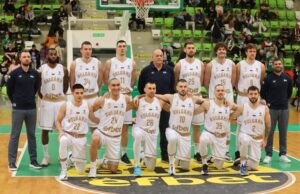 Националният отбор на България по баскетбол за мъже с приз за номер 1 за месец февруари