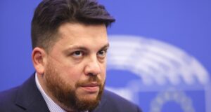 ОБНОВЕНА Приближен и сътрудник на Навални е бил нападнат във Вилнюс