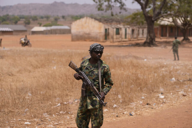 Още петнадесет ученици бяха отвлечени от въоръжени мъже в Нигерия