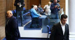 Преговорите трябва да стартират в 18 ч.