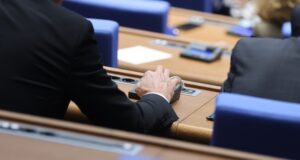 Парламентът одобри на първо четене законопроект, свързан с предоставянето на консултантски услуги Министерство на иновациите и растежа