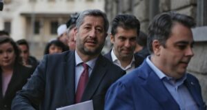 Повече от шест часа продължават разговорите между ГЕРБ-СДС и ПП-ДБ за споразумение за съвместно управление