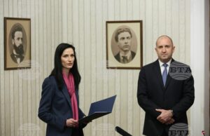 Мария Габрил върна мандата изпълнен на президента Румен Радев Снимка: БТА