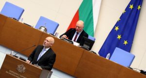 Правителството е ангажирано всеки ден с противодействие на дезинформацията, заяви Тодор Тагарев в отговор на въпрос от парламентарния контрол